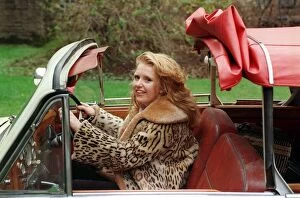 Images Dated 17th December 1998: Road Record December 1998 Veronica Bernier female inside cream 1955 Daimler