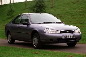 Images Dated 1st October 1998: ROAD RECORD USED CAR FORD MONDEO
