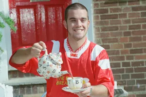 Robbie Williams appearing on The Big Breakfast'Morning TV show