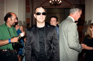 01039 Prints: Robbie Williams attending the Elite Model Look of the Year competition, Connaught Rooms