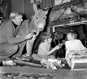 Robert Keegan of Z Car fame (Sergeant Blackie) will be working during the Christmas