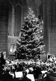 Images Dated 12th December 1991: Robert Sells conducts the choir and orchestra at Liverpools Anglican Cathedral
