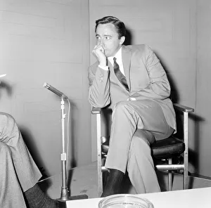 00477 Prints: Robert Vaughn, actor who plays the role of secret agent Napoleon Solo in NBC show The Man