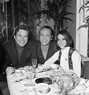 00963 Prints: Robert Wagner and wife Natalie Wood drink champagne at the Singing Bamboo Oriental