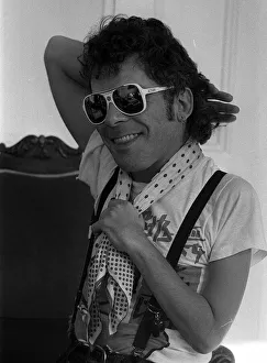 Rock Star Ian Dury poses during an exclusive interview for the Daily Mirror in his