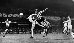 Rod Belfitt, Sunderlands new signing just fails to make contact with a hard cross