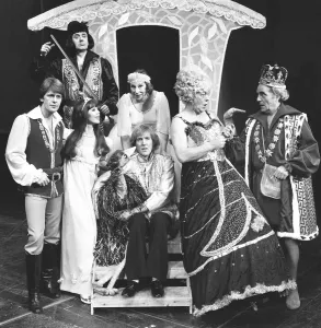00350 Prints: Rod Hull and emu seen here with other cast members (Victor Spinetti top left