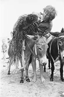 Rod Hull and Emu seen here terrorising the holidaymakers on Clactons beaches