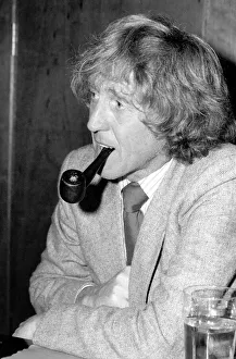 00350 Prints: Rod Hull seen here taking a rest from emu at the opening of the Winchester Homecraft