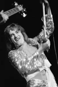 01008 Prints: Rod Stewart onstage. The Faces featuring Rod Stewart perform at The Reading