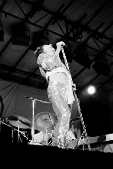 01008 Prints: Rod Stewart onstage. The Faces featuring Rod Stewart perform at The Reading