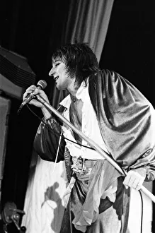 Microphone Prints: Rod Stewart performing on stage at the Edenhall just outside Amsterdam city centre