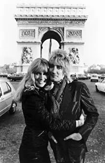 Rod Stewart Rock Singer Songwriter in Paris with his girlfriend Alana Hamilton