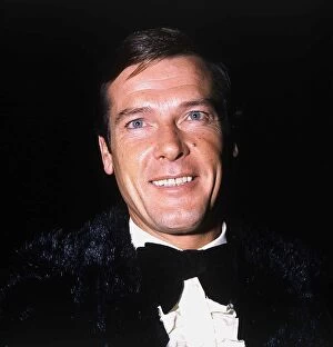 Images Dated 28th February 1973: Roger Moore Actor - February 1973 Dbase MSI