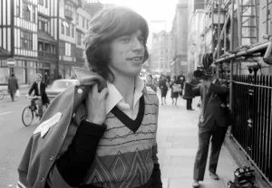 00292 Prints: Rolling Stone: Mick Jagger attending court where Keith Richard & Anita Pallenberg