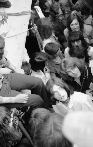 00100 Prints: The Rolling Stones led Mick Jagger arrive for the pop concert in Hyde Park