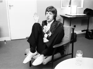 00324 Prints: The Rolling Stones. Mick Jagger talks with the Press during a break in rehearsals