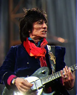 Rolling Stones: Ronnie Wood on stage at Murrayfield (probably 1999)