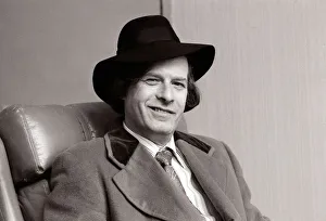 Romark - Hypnotist / Magician - 1976 real name Roland Markham