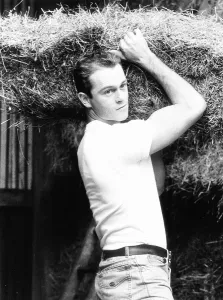 Agriculture Prints: Ross Kemp actor 22 on the set of TV programme Emmerdale Farm November 1986