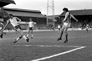 Rotherham 2 v. Luton 2. April 1982 MF06-38-005 Local Caption Division 2 Football
