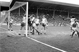 00220 Prints: Rotherham 2 v. Luton 2. April 1982 MF06-38-007 Local Caption Division 2 Football