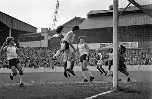 00220 Prints: Rotherham 2 v. Luton 2. April 1982 MF06-38-014 Local Caption Division 2 Football