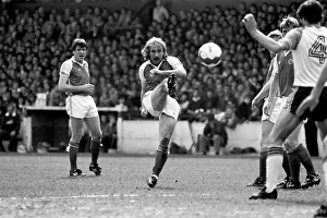 00220 Prints: Rotherham 2 v. Luton 2. April 1982 MF06-38-019 Local Caption Division 2 Football