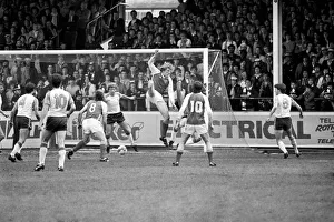 00220 Prints: Rotherham 2 v. Luton 2. April 1982 MF06-38-022 Local Caption Division 2 Football