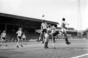 00220 Prints: Rotherham 2 v. Luton 2. April 1982 MF06-38-041 Local Caption Division 2 Football