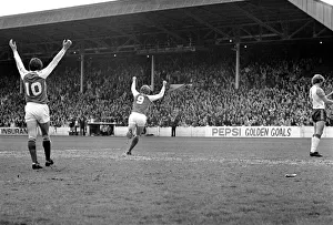 Rotherham 2 v. Luton 2. April 1982 MF06-38 Local Caption Division 2 Football