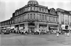 Hundred of Rover workers were treated to a free night out in Coventry to celebrate