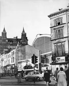 01114 Prints: The row of buildings in front of Lime Street railway station on which demolition work