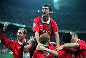 Images Dated 17th March 1999: Roy Keane Manchester United midfielder March 1999 celebrates with teammates after striker