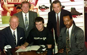 Sponsorship Prints: Roy Keane signs a 3 year sponsorship deal (with Hi-Tec?