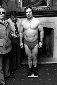 Roy Pretty Boy Shaw boxer weighing in for fight against Danny Bull