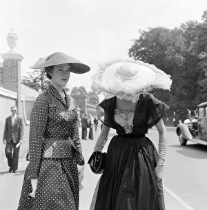 Royal Ascot 1955, Models, Colleen Pexter (left) of South Africa with Cynthia Oberholzer