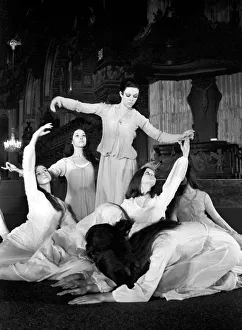 Royal Ballet dancers and pupils of the Royal Ballet School danced under the dome of St
