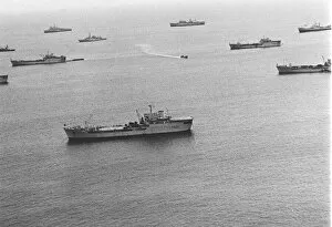 Images Dated 1st January 1982: ROYAL NAVY ESCORTS WITH THE TASK FORCE DURING THE FALKLANDS WAR IN 1982