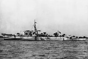 Royal Navy Hunt class destroyer HMS Brissenden at sea during the Second World War