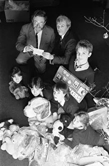 00523 Prints: Royds Hall High School head Peter Clarkson presenting 40 cheque to NSPCC for their