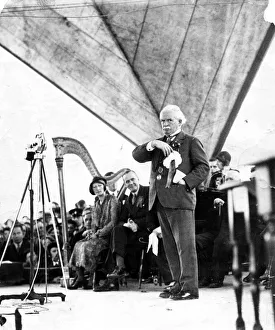Harp Prints: The Rt Hon David Lloyd George at the Urdd Gobaith Eisteddfod at Machynlleth addressing