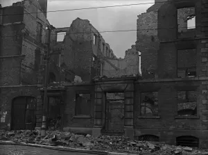 01466 Prints: Rubble strewn across Holloway Head following a heavy raid on Birmingham