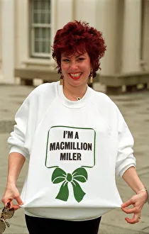 RUBY WAX AT MACMILLAN NURSE APPEAL PHOTO SHOOT 01 / 05 / 1992