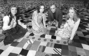 Rula Lenska with Paula Wilcox, Jane Asher and Dickie Henderson making biggest blanket in