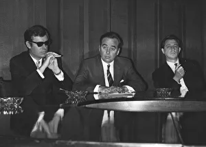 Rupert Murdoch (centre) with Albert Larry Lamb seen here at a press conference a few days