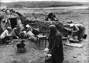 01439 Prints: Russian collective farmers who were driven out of their homes by the invading German army