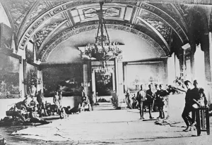 00116 Prints: Russian Revolution. Petrograd, Hall of winter palace. October 1917