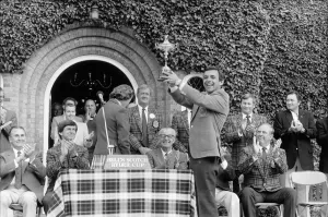 00182 Prints: Ryder Cup celebrations September 1985 Captain Tony Jacklin collecting the cup