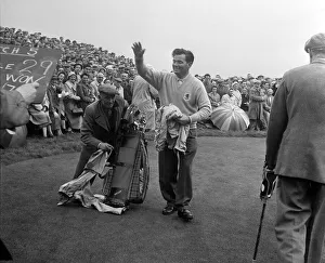 Ryder Cup Great Britain v USA Golf October 1957 Dai Rees acknowleges the gallery